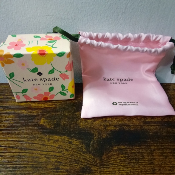 ♠️ Kate Spade ♠️ Women's, MOM 2 Piece Set, Necklace and Earrings w/ Dust Bag, - Picture 3 of 8